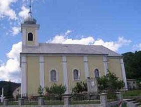 Rmsko - katolcky kostol v Petroviciach